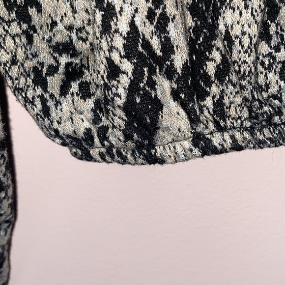 Snake Print Crew Neck Sweater - Picture 4 of 5